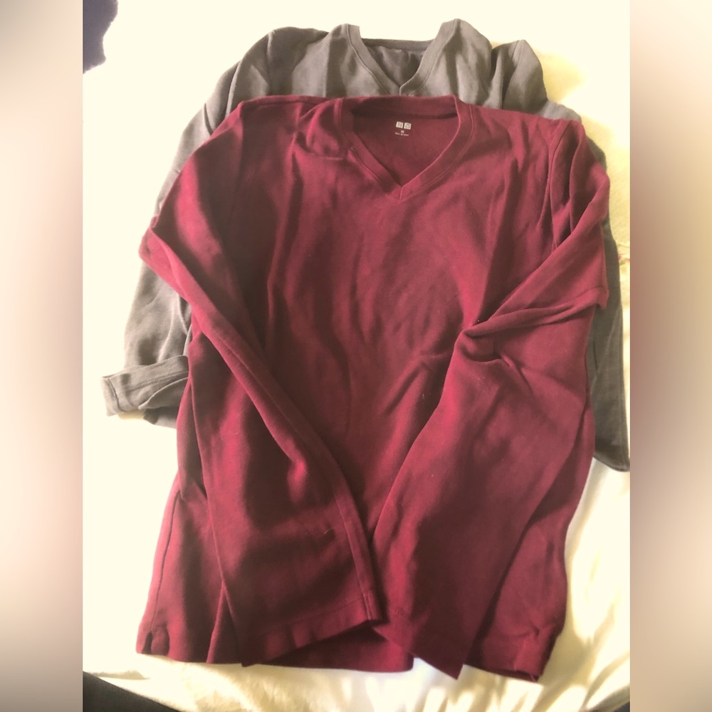 Uniqlo long sleeve v neck tshirts